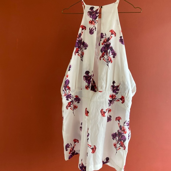 Ajio Short Jumpsuit. Size - M - Picture 6 of 11